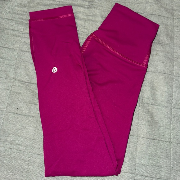 Lululemon Wunder Train High-Rise Crop 23"
Magenta Purple
Size 2 - Picture 1 of 2